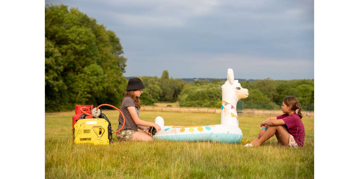 Champion 2200 Watt Mighty Atom Dual Fuel Inverter Essence/propane